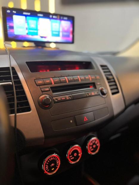 MITSUBISHI Outlander 2.0 16V 4P AUTOM�TICO, Foto 13