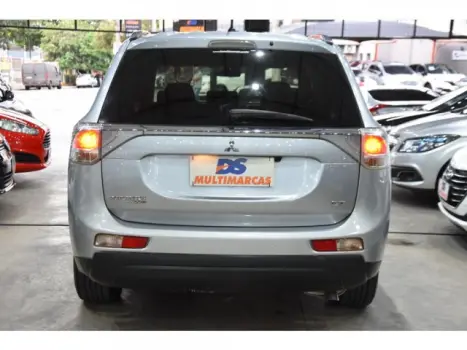 MITSUBISHI Outlander 3.0 V6 24V 4P GT 4X4 AUTOM�TICO, Foto 23