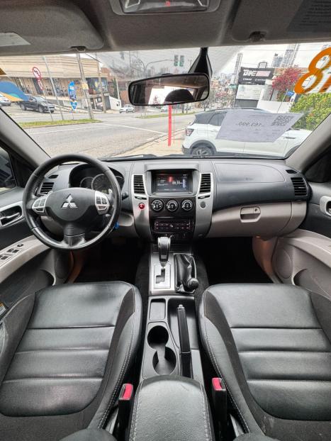 MITSUBISHI Pajero 3.2 16V 4P 4X4 7 LUGARES HPE TURBO DIESEL INTERCOOLER AUTOM�TICO, Foto 2
