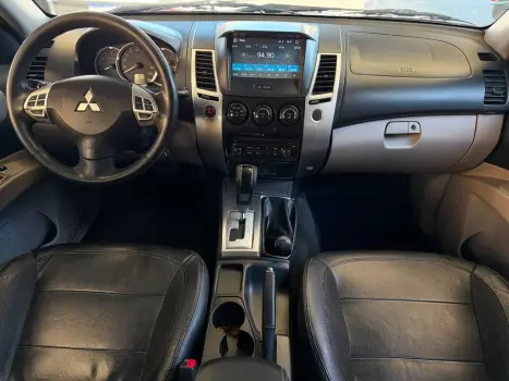 MITSUBISHI Pajero Dakar 3.2 16V 4P HPE 4X4  7 LUGARES TURBO INTECOOLER DIESEL AUTOM�TICO, Foto 8