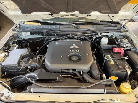 MITSUBISHI Pajero Dakar 3.2 16V 4P HPE 4X4  7 LUGARES TURBO INTECOOLER DIESEL AUTOM�TICO, Foto 12