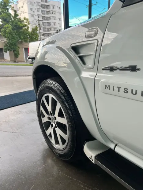 MITSUBISHI Pajero TR4 2.0 16V 4P 4X4 AUTOM�TICO, Foto 5
