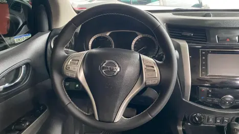 NISSAN Frontier 2.3 16V LE 4X4 CABINE DUPLA BI-TURBO DIESEL AUTOM�TICO, Foto 13