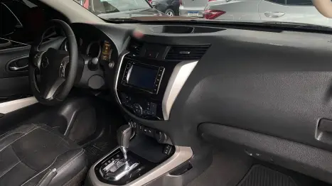 NISSAN Frontier 2.3 16V LE 4X4 CABINE DUPLA BI-TURBO DIESEL AUTOM�TICO, Foto 15