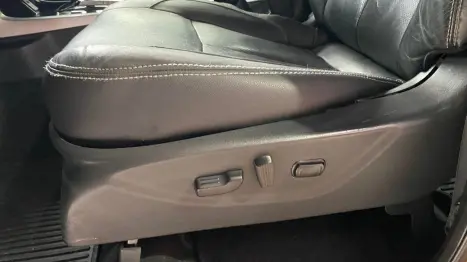 NISSAN Frontier 2.3 16V LE 4X4 CABINE DUPLA BI-TURBO DIESEL AUTOM�TICO, Foto 17