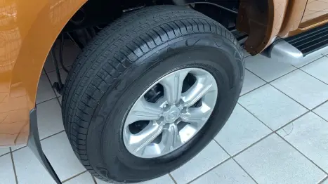NISSAN Frontier 2.3 16V LE 4X4 CABINE DUPLA BI-TURBO DIESEL AUTOM�TICO, Foto 18