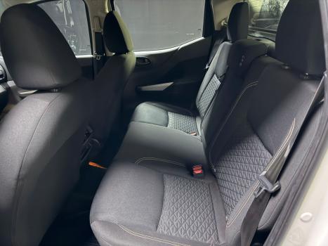 NISSAN Frontier 2.3 ATTACK CABINE DUPLA 4X4 BI-TURBO DIESEL AUTOM�TICO, Foto 7