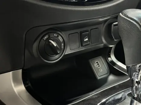 NISSAN Frontier 2.3 ATTACK CABINE DUPLA 4X4 BI-TURBO DIESEL AUTOM�TICO, Foto 9