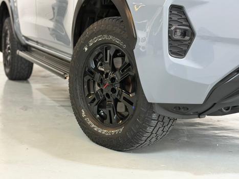NISSAN Frontier 2.3 16V PRO4X CABINE DUPLA 4X4 BI-TURBO DIESEL AUTOM�TICO, Foto 2