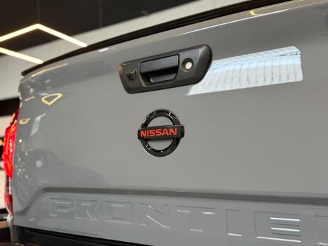 NISSAN Frontier 2.3 16V PRO4X CABINE DUPLA 4X4 BI-TURBO DIESEL AUTOM�TICO, Foto 16