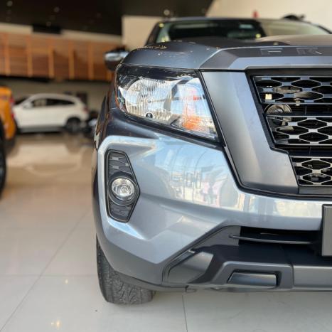 NISSAN Frontier 2.3 ATTACK CABINE DUPLA 4X4 BI-TURBO DIESEL AUTOM�TICO, Foto 4