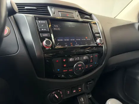 NISSAN Frontier 2.3 16V PRO4X CABINE DUPLA 4X4 BI-TURBO DIESEL AUTOMÁTICO, Foto 18