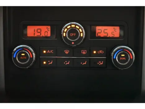 NISSAN Frontier 2.5 SL 4X4 TURBO DIESEL CABINE DUPLA AUTOM�TICO, Foto 12