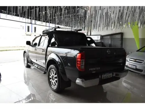 NISSAN Frontier 2.5 SL 4X4 TURBO DIESEL CABINE DUPLA AUTOM�TICO, Foto 22