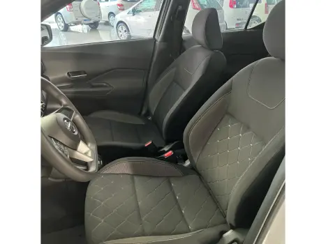 NISSAN Kicks 1.6 16V 4P FLEXSTART S X-TRONIC AUTOMÁTICO CVT, Foto 9 NISSAN Kicks 1.6 16V 4P FLEXSTART S X-TRONIC AUTOMÁTICO CVT, Foto 9