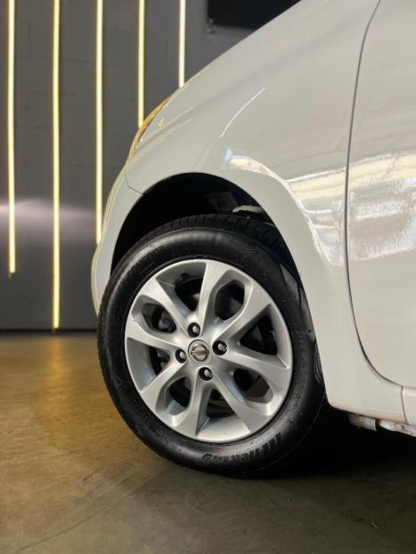 NISSAN March 1.0 16V 4P SV FLEX, Foto 10