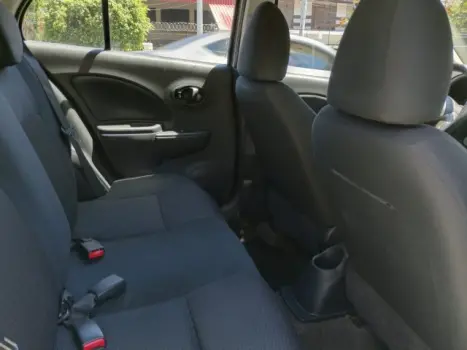 NISSAN March 1.6 16V 4P S FLEX, Foto 4