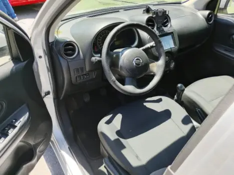 NISSAN March 1.6 16V 4P S FLEX, Foto 7