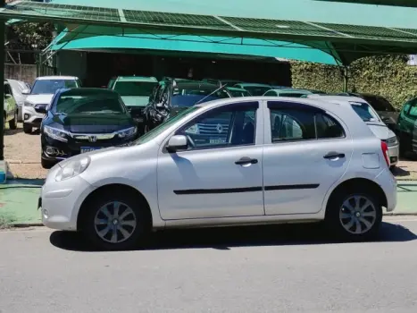 NISSAN March 1.6 16V 4P S FLEX, Foto 9