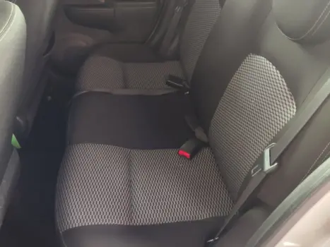 NISSAN March 1.6 16V 4P SV FLEX AUTOM�TICO CVT, Foto 5