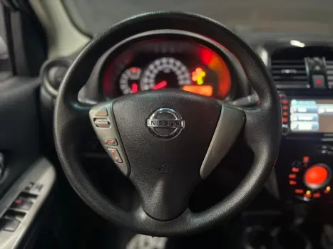 NISSAN March 1.6 16V 4P SL FLEX, Foto 12