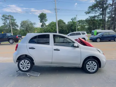 NISSAN March 1.6 16V 4P S FLEX, Foto 5