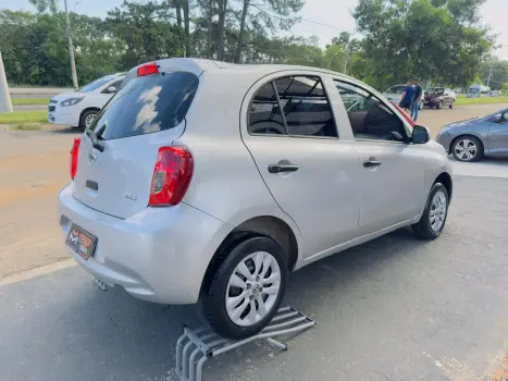 NISSAN March 1.6 16V 4P S FLEX, Foto 6