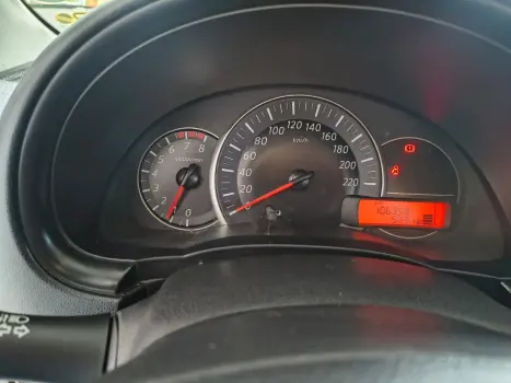 NISSAN March 1.6 16V 4P SL FLEX, Foto 23