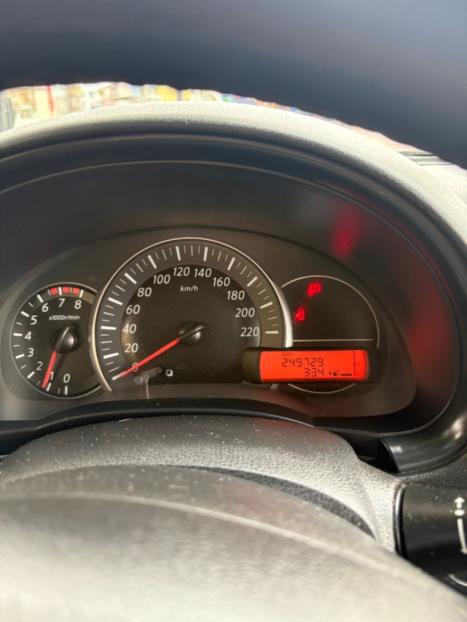 NISSAN March 1.6 16V 4P SV FLEX, Foto 4