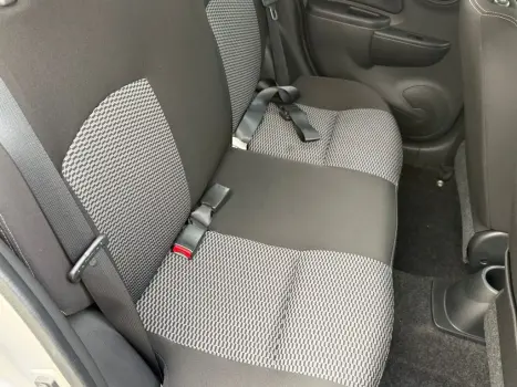 NISSAN March 1.6 16V 4P SV FLEX, Foto 12