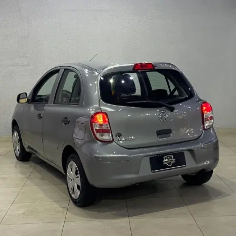NISSAN March 1.6 16V 4P S FLEX, Foto 2