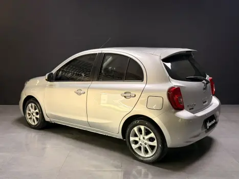NISSAN March 1.6 16V 4P SV FLEX, Foto 2