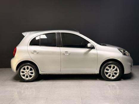 NISSAN March 1.6 16V 4P SV FLEX, Foto 4