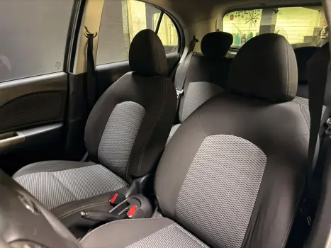 NISSAN March 1.6 16V 4P SV FLEX, Foto 9