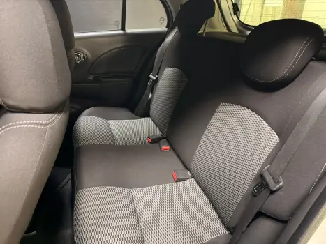 NISSAN March 1.6 16V 4P SV FLEX, Foto 11
