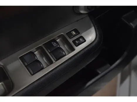 NISSAN Tiida Hatch 1.8 16V 4P SL FLEX AUTOM�TICO, Foto 9