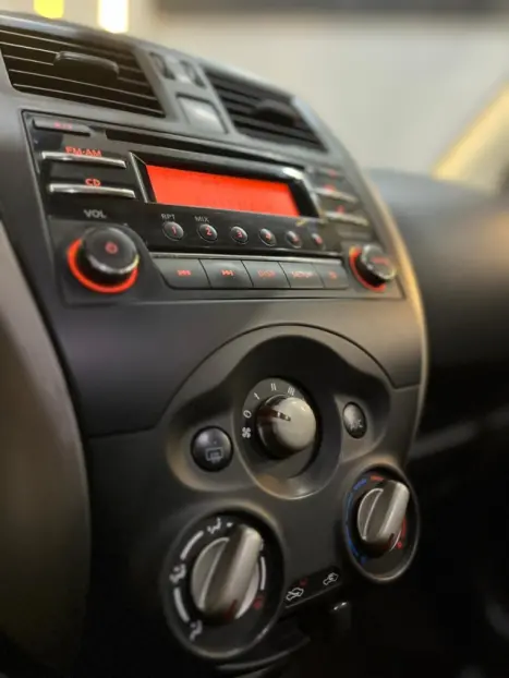 NISSAN Versa Sedan 1.0 4P FLEX, Foto 19