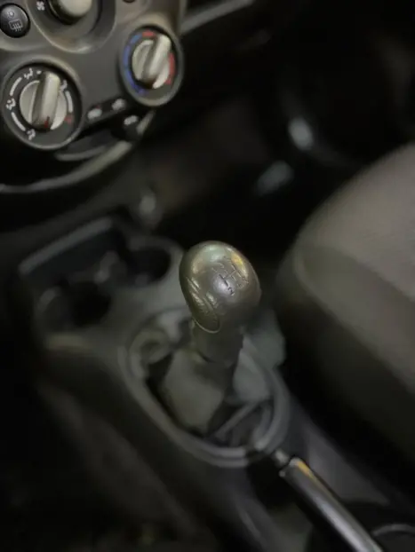 NISSAN Versa Sedan 1.0 4P FLEX, Foto 20