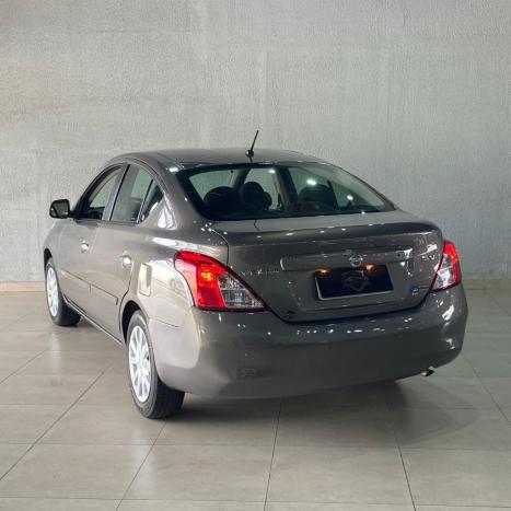 NISSAN Versa Sedan 1.6 16V 4P FLEX SV, Foto 2