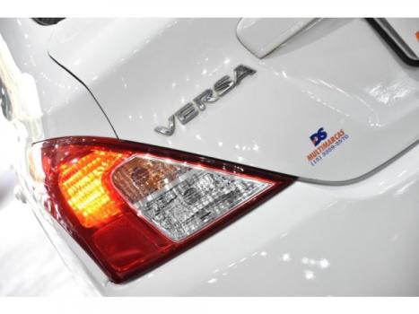 NISSAN Versa Sedan 1.6 16V 4P FLEX S, Foto 2