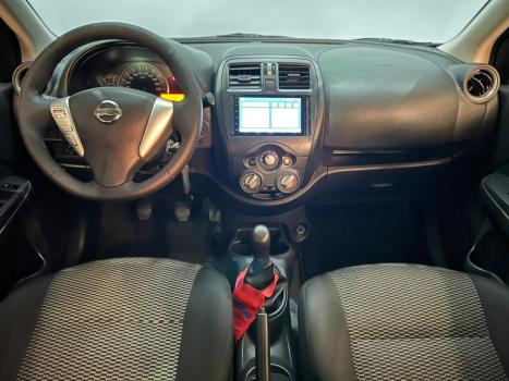 NISSAN Versa Sedan , Foto 4