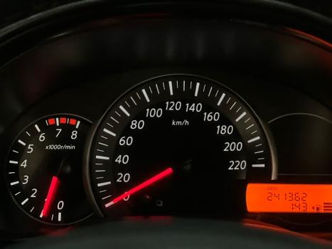 NISSAN Versa Sedan , Foto 7