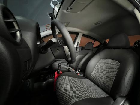 NISSAN Versa Sedan , Foto 9