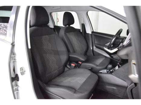 PEUGEOT 2008 , Foto 4