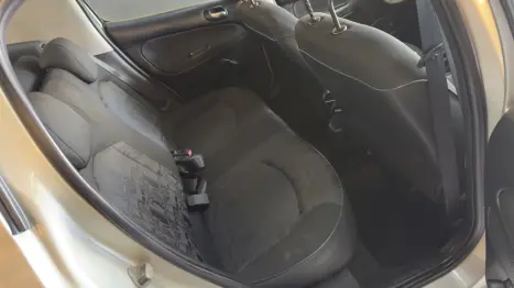 PEUGEOT 207 Sedan 1.4 4P PASSION XR FLEX, Foto 8