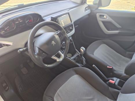 PEUGEOT 208 1.5 4P FLEX ALLURE, Foto 6 PEUGEOT 208 1.5 4P FLEX ALLURE, Foto 6