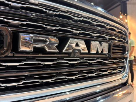 RAM 1500 5.7 V8 LIIMITED CABINE DUPLA 4X4 AUTOM�TICO, Foto 30