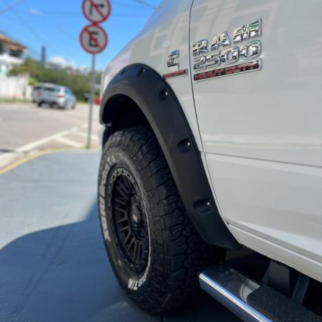 RAM 2500 6.7 I6 24V SLT CABINE DUPLA TURBO DIESEL LARAMIE 4X4 AUTOM�TICO, Foto 6