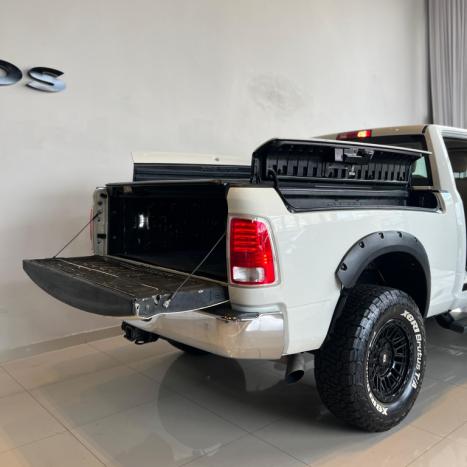 RAM 2500 6.7 I6 24V SLT CABINE DUPLA TURBO DIESEL LARAMIE 4X4 AUTOM�TICO, Foto 18