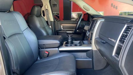 RAM Classic 5.7 V8 32V 4P HEMI LARAMIE AUTOMTICO, Foto 6